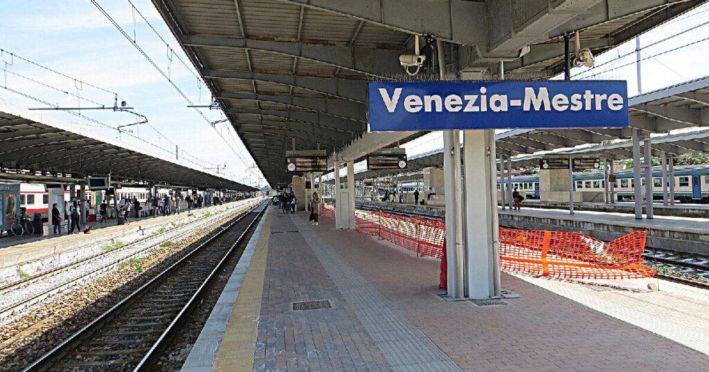 ヴェネツィア・メストレ駅のホーム